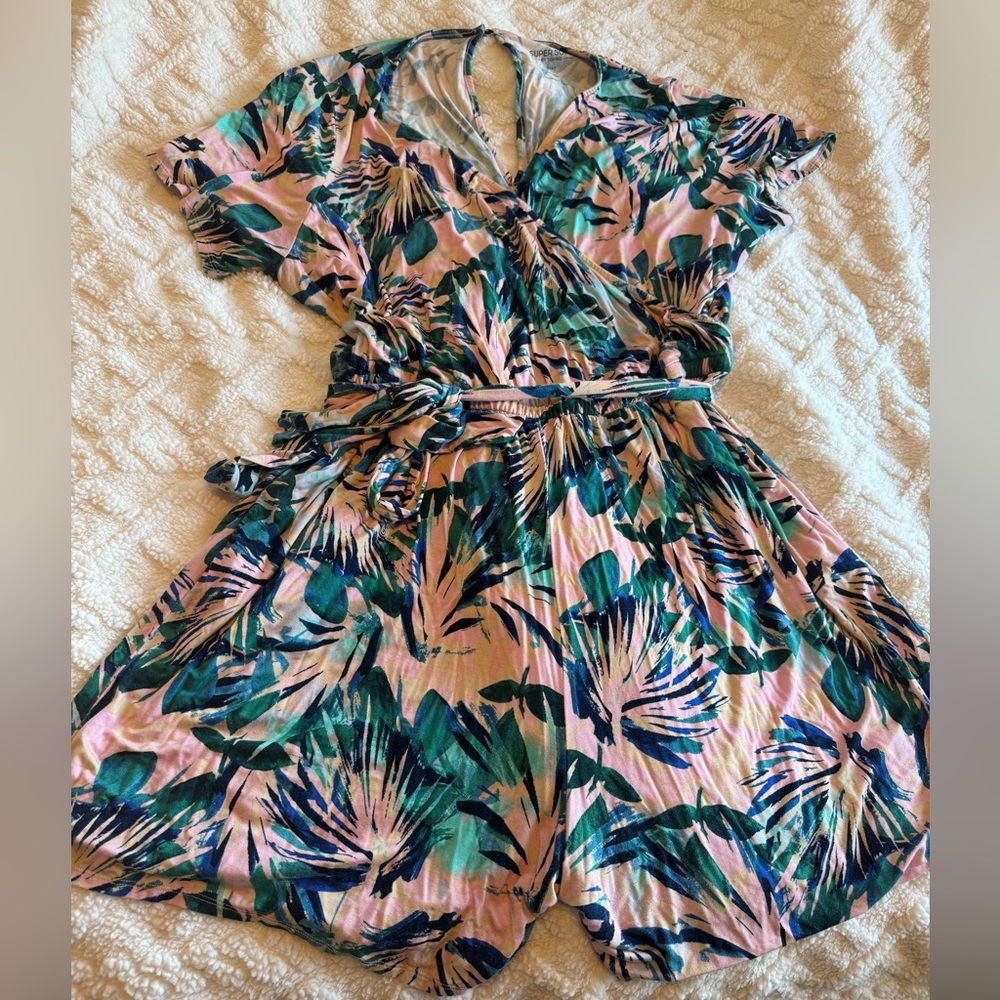 💥LAST CHANCE: donating end of week!💥Torrid Romper